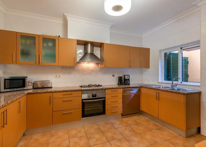 Vilamouratenis Monet By Sapvillas *